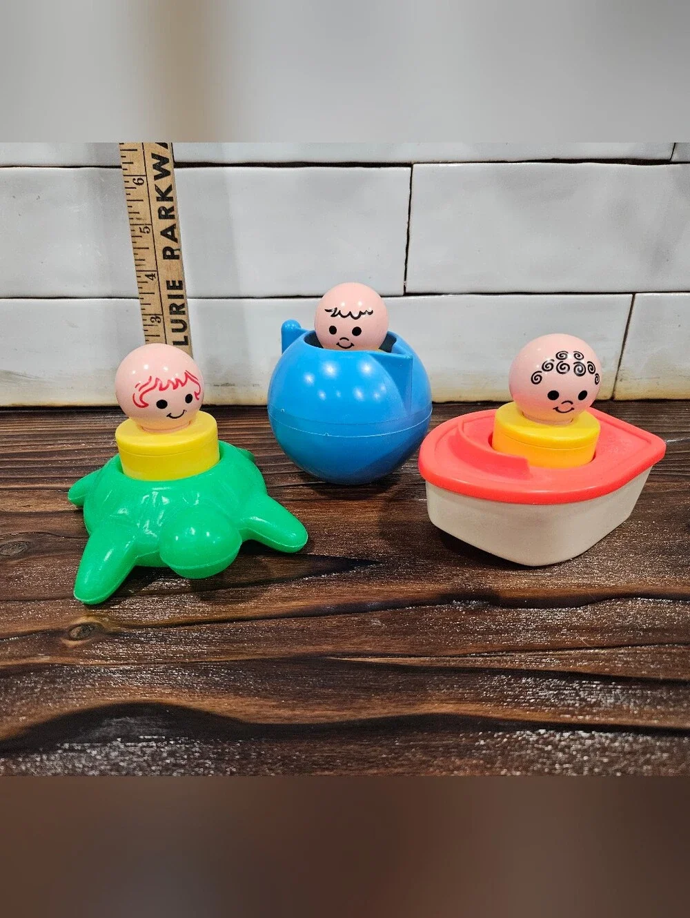 Fisher-Price Rare 1974 Floating Family Little People Boat Ball Turtle & People